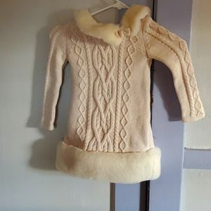 Girls pink sweater with faux fur